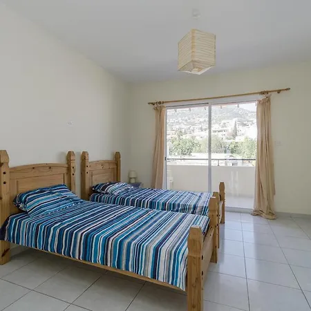 Cottages * Peyia